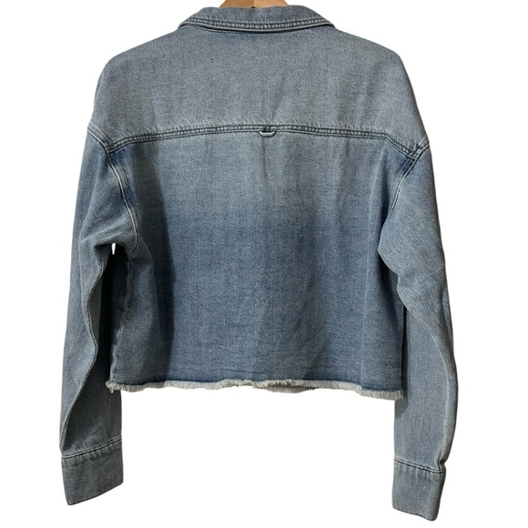 KUT from the Kloth NWT Stormi Raw Hem Medium Wash Crop Denim Shirt Jacket - Picture 5 of 14